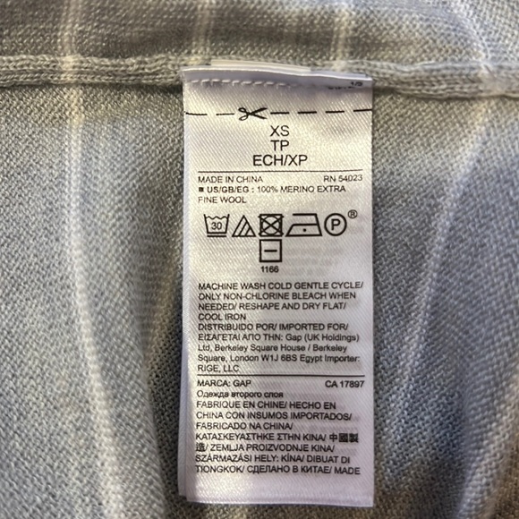 Gap gray horizontal striped open front cardigan. New never worn. - Picture 4 of 5
